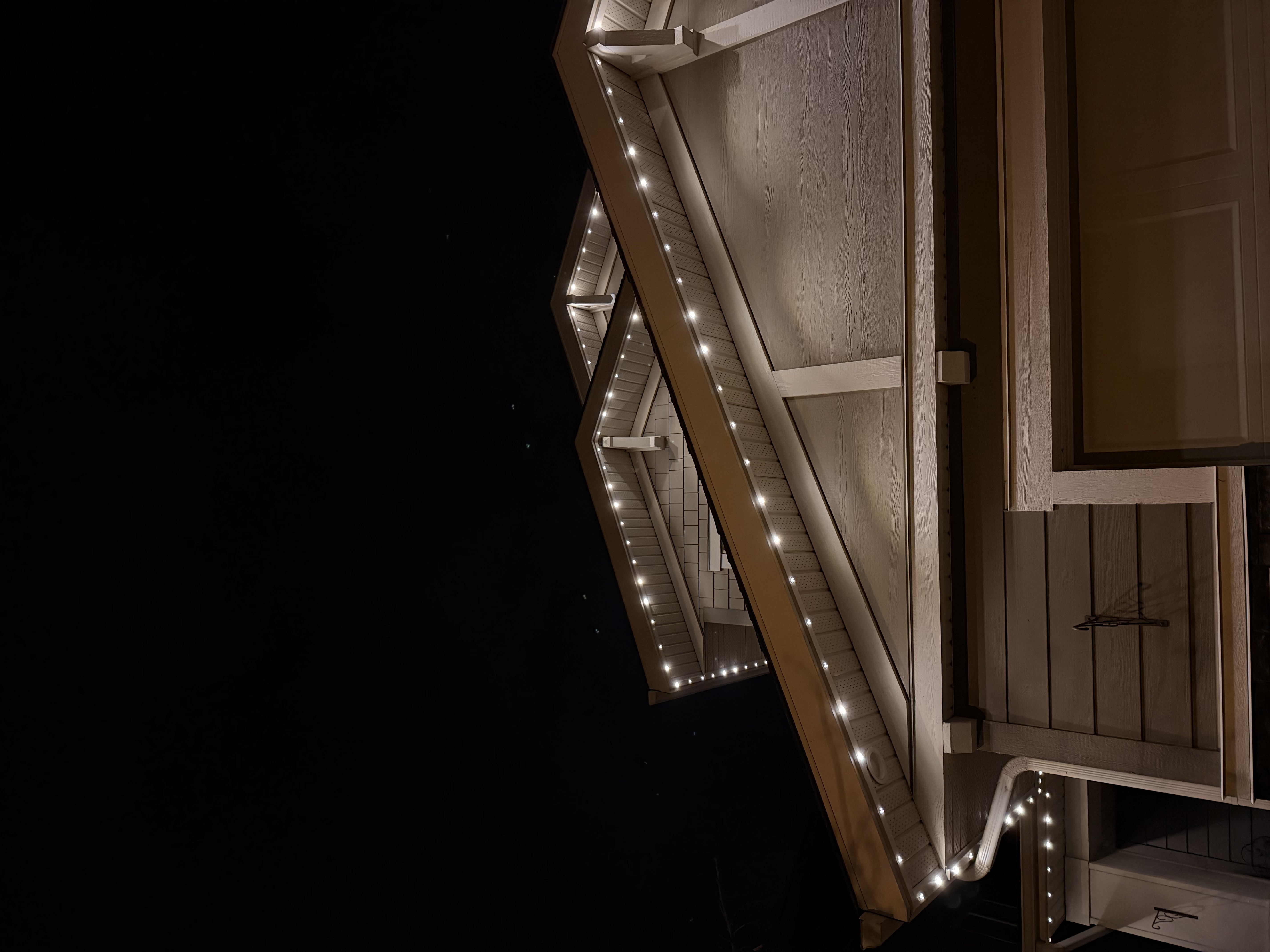 Accent lighting on Calgary home